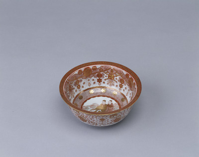 Bowl with Jewels and Hermits on Waves in Gold and Overglaze Enamels (Kutani Ware) Image