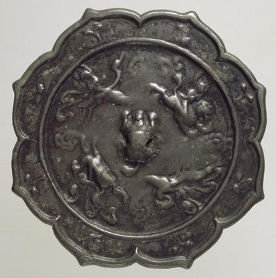 Eight-cusped Mirror with Flying Immortals Image