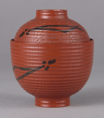 Bowls with Pine Needle Design Painted in Lacquer Image