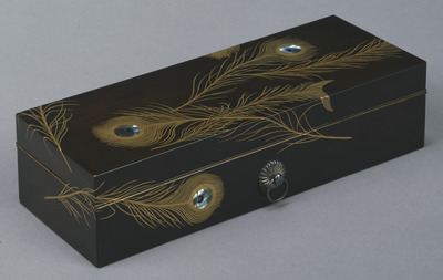 Box with Scattered Peacock Feathers in Makie and Mother-of-Pearl Inlay Image