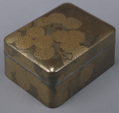 Small Box with Chrysanthemum in Makie Image