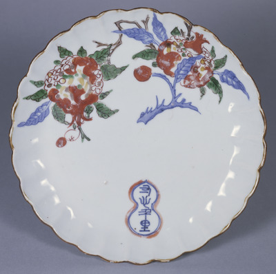 Nanking Flower-shaped Plate with Pomegranate in Overglaze Enamels Image