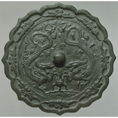 Eight-cusped Mirror with a Pair of Dragons Image