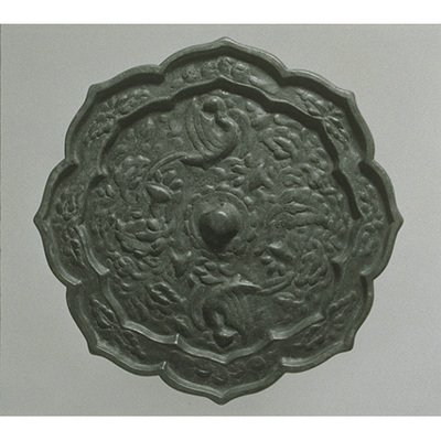 Eight-Cusped Mirror with Auspicious Flowers and a Pair of Birds Image