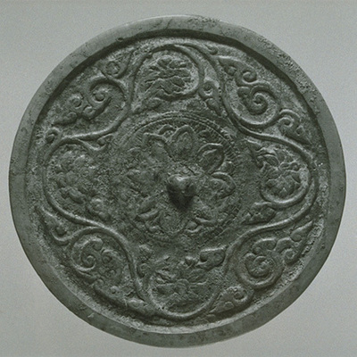 Mirror with Hosoge Floral Pattern Image