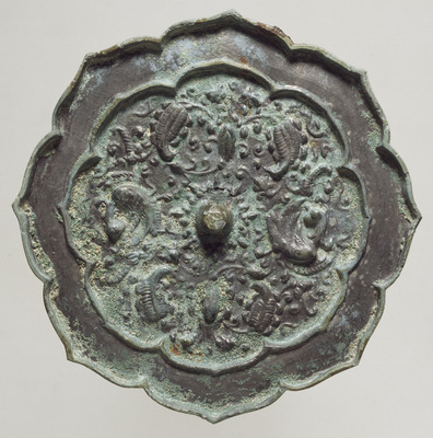 Eight-Cusped Mirror with Auspicious Flowers and a Pair of Birds Image