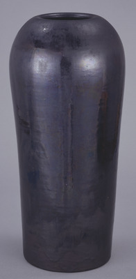 Vase in Black Glaze Image