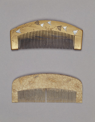 Comb with Designs of Waves and Plowers in Makie Image