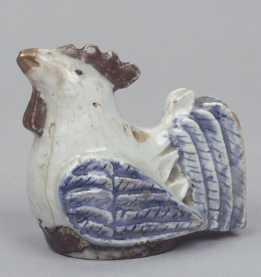 Chicken-shaped Water Dropper in Underglaze Blue and Copper Red Image