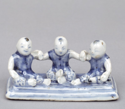 Brush Rest in the Shape of Three Chinese Children in Blue and White (Kosometsuke) Image