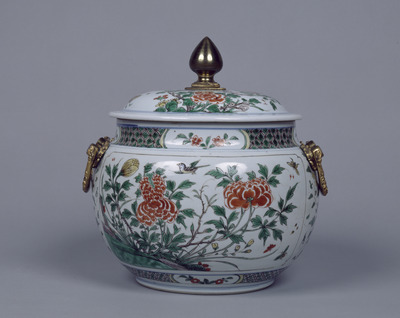 Kangxi Lidded Containers with Flowers and Birds in Overglaze Enamels Image