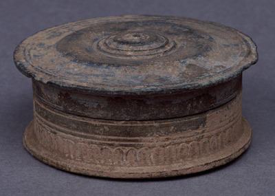 Lidded Container Image