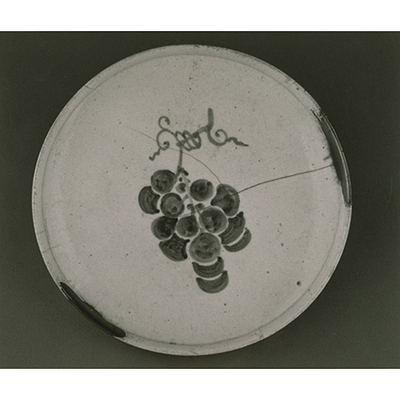 Dish with Grapes in Underglaze Blue Image