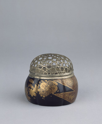 Incense Burner with Split Designs of Flowering Plants in Makie Image