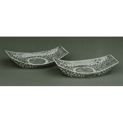 Boat-shaped Saucers with Flowers and Arabesque in Underglaze Blue Image