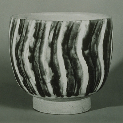 Bowl with Stripes in Three-color Glaze Image