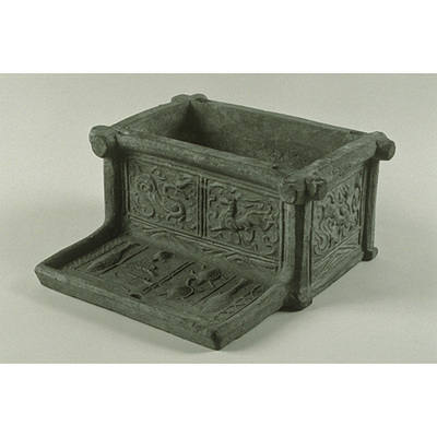 Miniature Well in Gray Earthenware Image