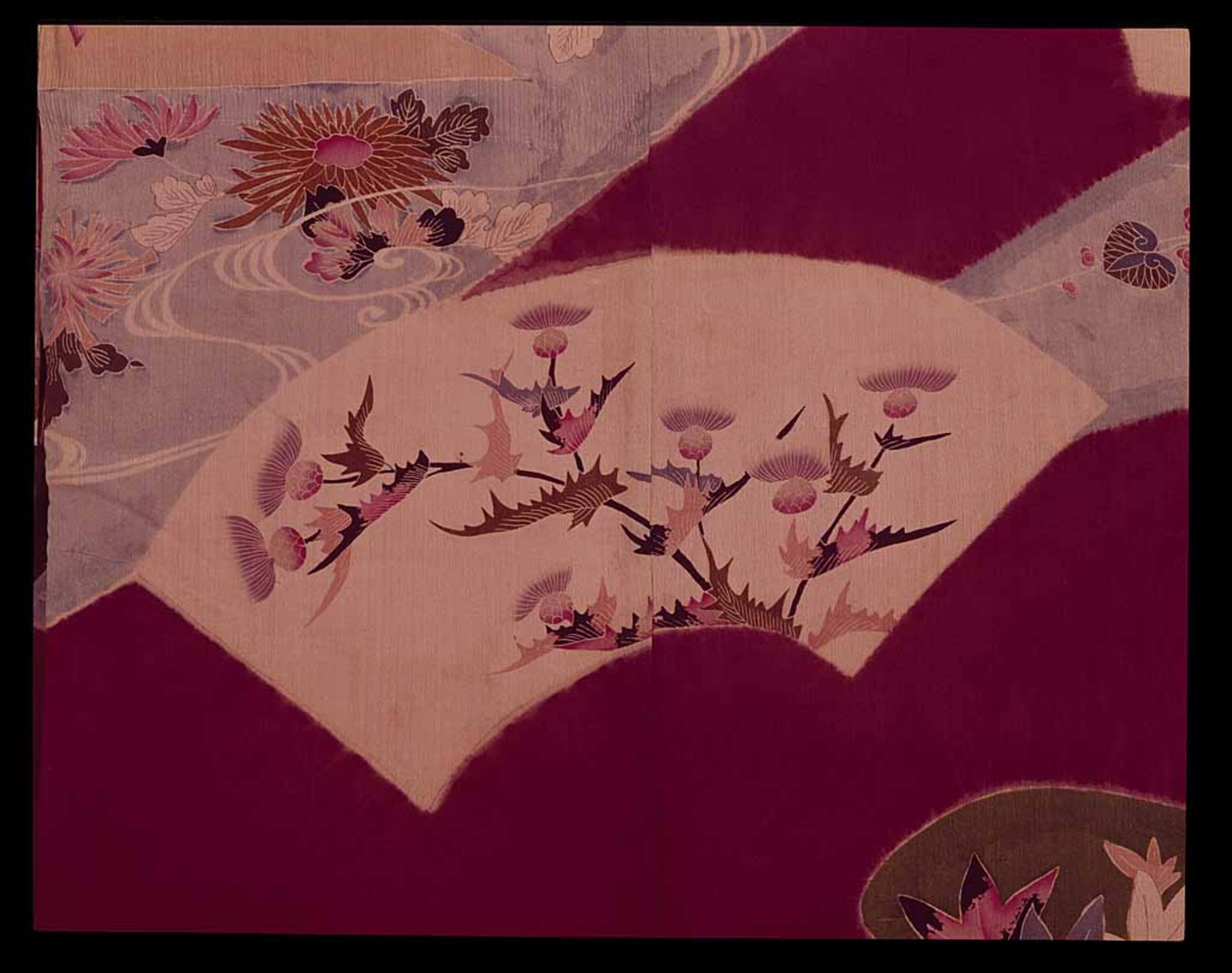 紫絽地流水に薊文様染刺繍単衣 Image