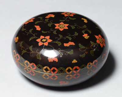 Sweets Conatiner with Floral Arabesques in Lacquer-Cloisonne Techinique Image