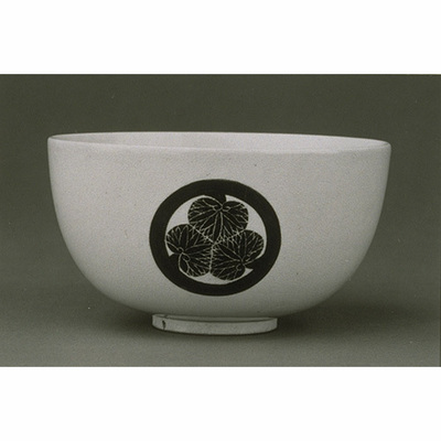 Tea Bowl with Hollyhock Crest in Underglaze Blue (Awata Ware) Image