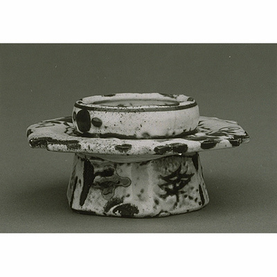 Cup Stand with Flowers and Birds in Gosu Aka-e (Underglaze Blue and Overglaze Enamels) Style Image