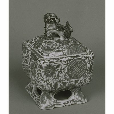 Incense Burner with Lion Knob in Underglaze Blue Image