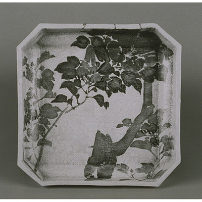 Square Dish with Sasanqua in Overglaze Enamels Image