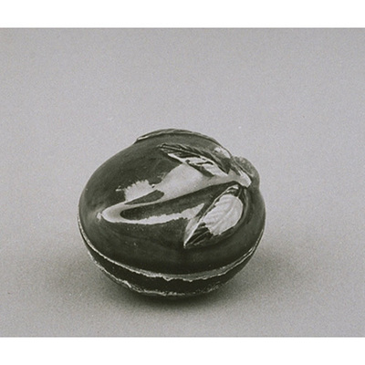 Peach-shaped Incense Container in Green Glaze (Minato Ware) Image