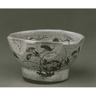 Bowl with Autumn Grasses in Overglaze Enamels (Inuyama Ware) Image