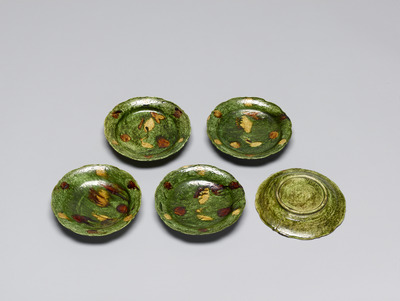 Flower-shaped Dishes with Engraved Lotus Pond and Waterfowls in Three-color Glaze Image