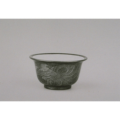 Tea Cup with Phoenixes in Gold and Overglaze Enamels (Seto Ware) Image