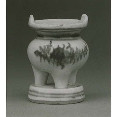 Three-Legged Incense Burner with Flowering Plants (Jingdezhen Ware) Image