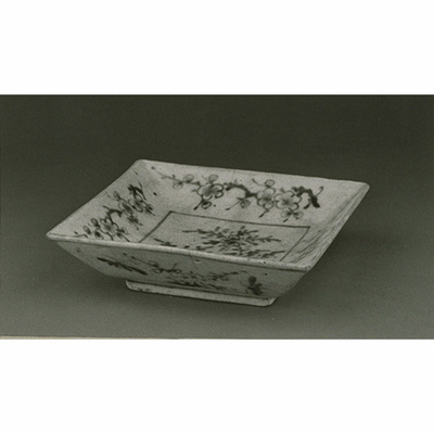 Square Dish with Flowering Plants in Blue and White Image