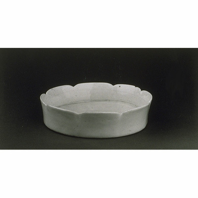 Flower-shaped Dish Image