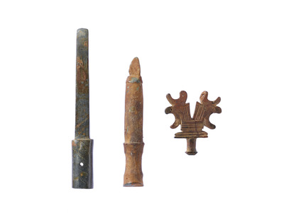 Miniature Reproductions of Weapon-shaped Objects Excavated from Tomiomaruyama Tumulus Image