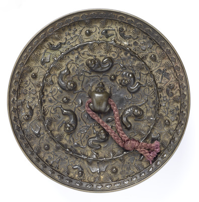 Mirror with Sea Creatures and Grapes, owned by Sakamoto Ryoma Image