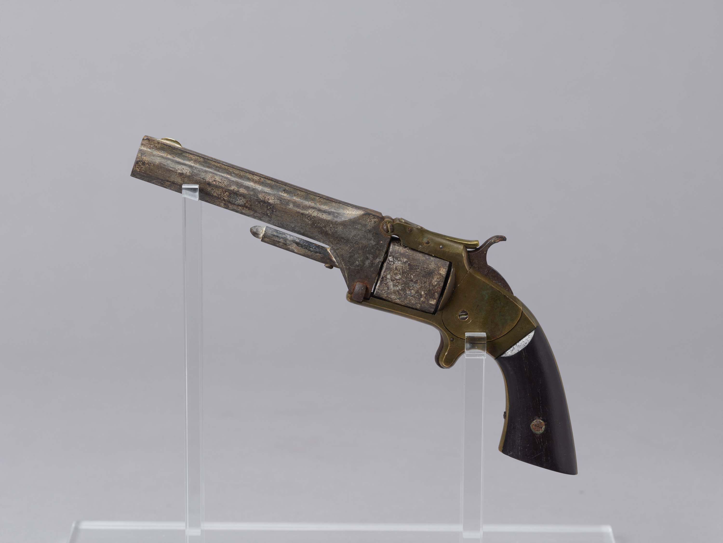 回転弾倉式拳銃 画像