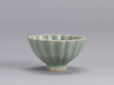 Lobed Chrysanthemum-Shaped Cup Longquan ware Image