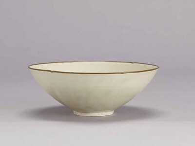 Bowl with Floral Design Ding ware Image