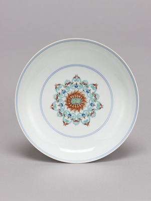 Plate with Stylized Flower Design; Yongzheng Reign Mark Jingdezhen ware Image