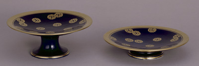 Stem Dish with Mitsumatsu Pine Crests in Gold and Azure Glaze (Eiraku Zengoro Ceramic Ware from the Image