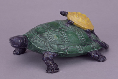 Parent and Child Tortoises in Green Cochin-China Glaze (Eiraku Zengoro Ceramic Ware from the Konoike Family) Image