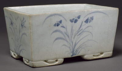 Square Dish with Wild Plants in Underglaze Blue Image