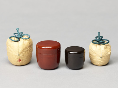 Tea Containers (Konatsume, Chūnatsume) with Pouches Image