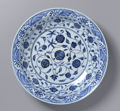 Large Dish with Peony Arabesques Image