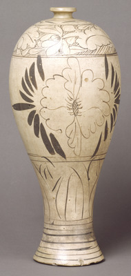 Cizhou Flask with Black Peonies and White Glaze Image