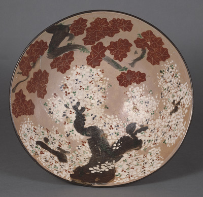 Large Bowl with "Cloud Brocade" Design in Overglaze Enamels Image