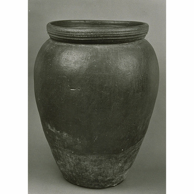 Large Bizen Jar Image