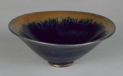 Honan Temmoku Tea Bowl with Black Glaze and Rim in Persimmon Glaze Image