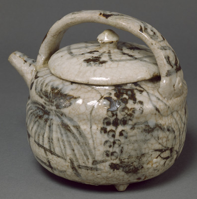 Shino Ewer with Grapes and Straw Thatched Hut Painted in Feldspathic Glaze Image